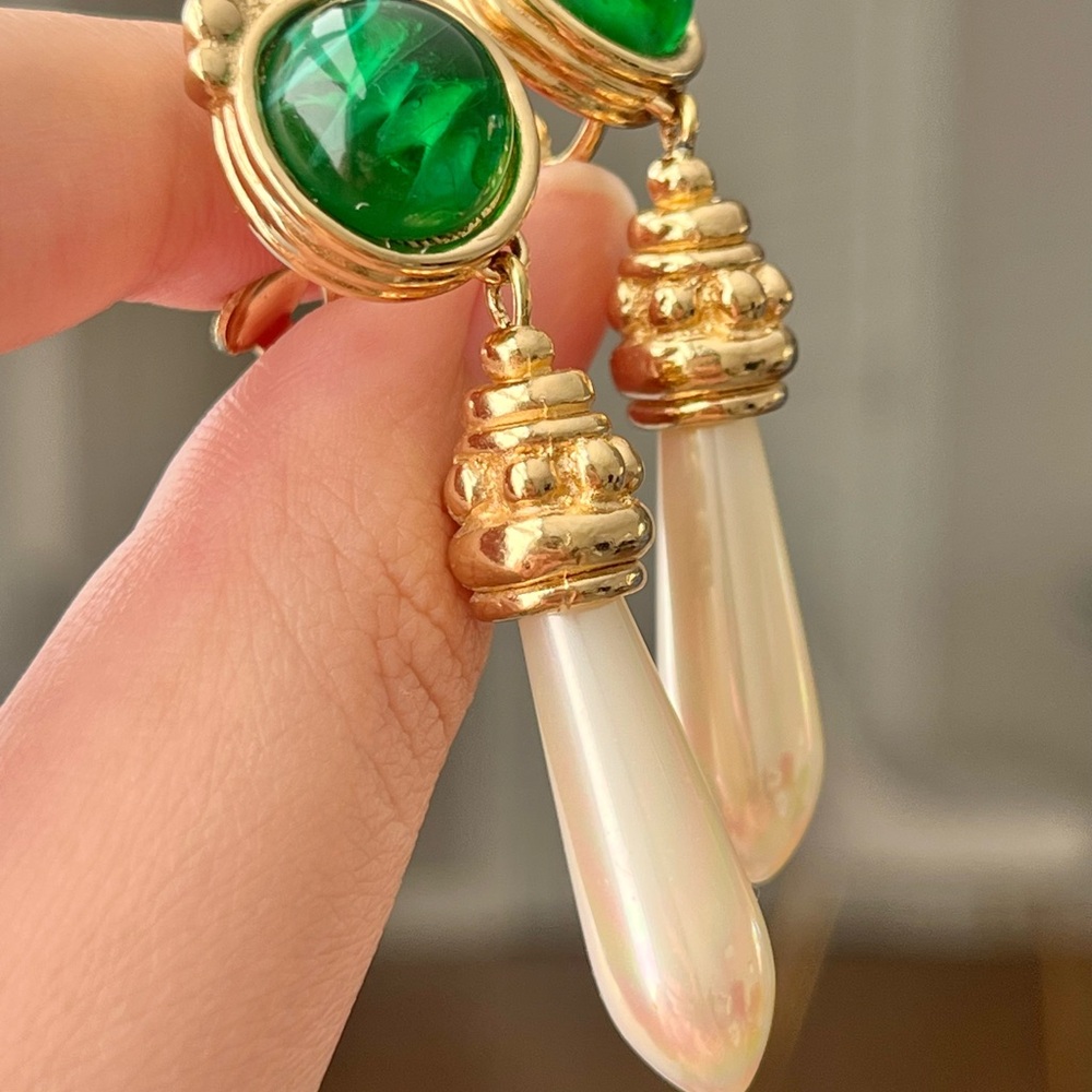 Vintage Christian Dior Green Swirly Glass Long Teardrop Pearl Dangle Earrings - Picture 10 of 14